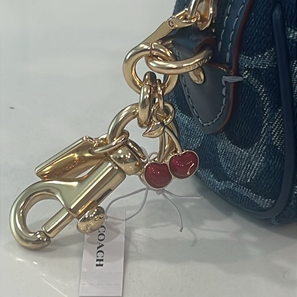 Cute. Limited Coach Mini Rowan - Picture 5 of 16